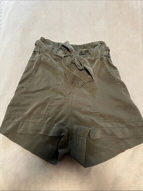 H&M High-Waist Tie-Belt Women’s Shorts in Olive Green